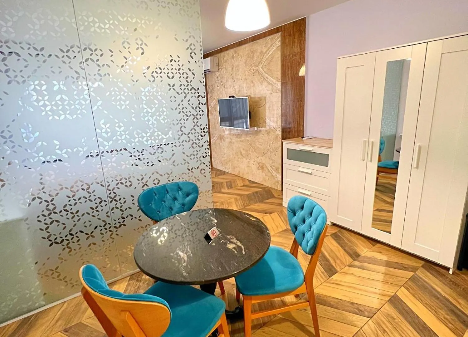 Azurro Residence Sofie 0*,